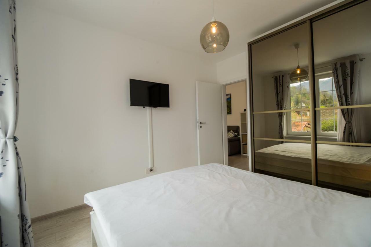 Schiller Apartment 57 - Free Private Parking บราชอฟ ภายนอก รูปภาพ